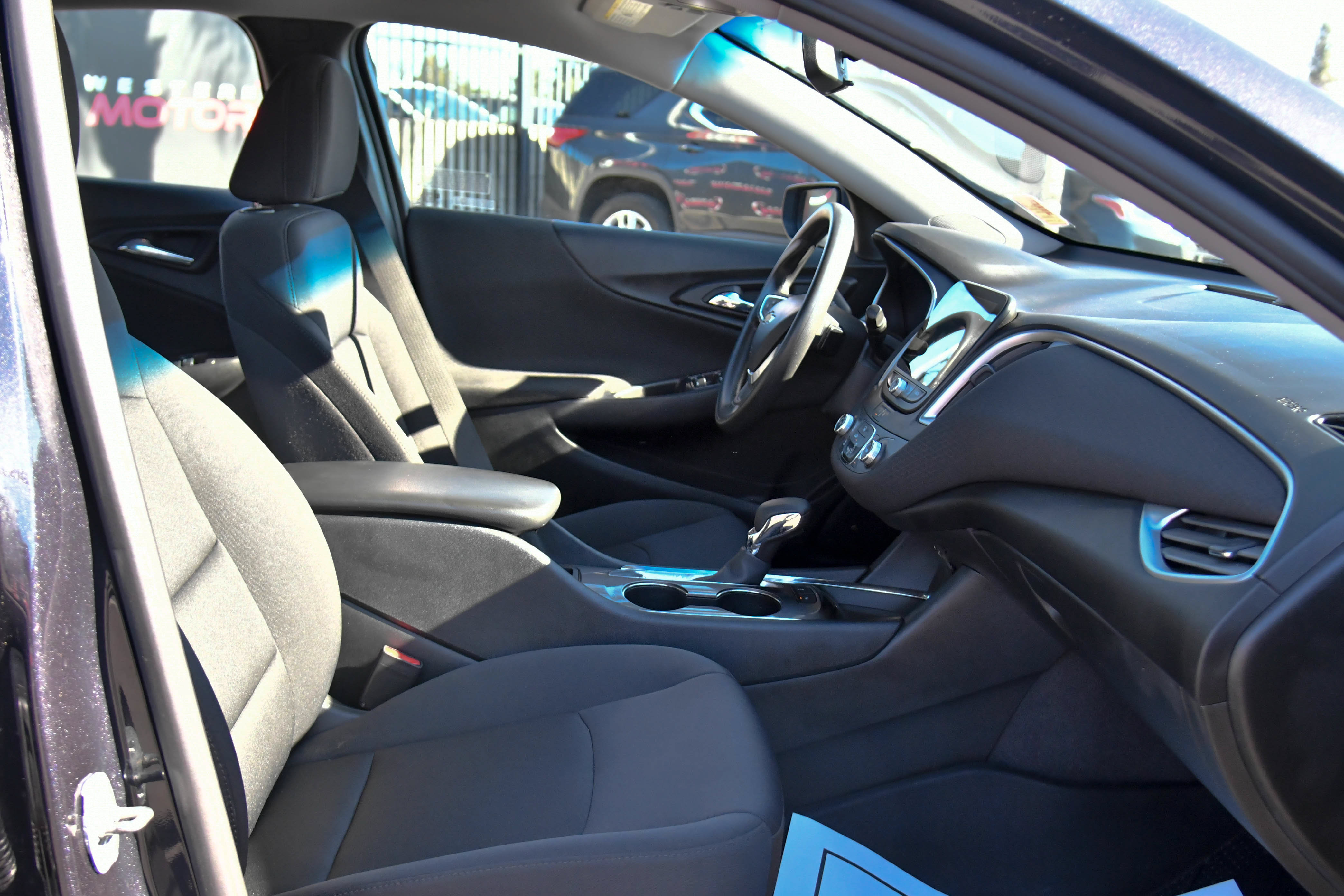 Used 2022 Chevrolet Malibu LS FWD image 38