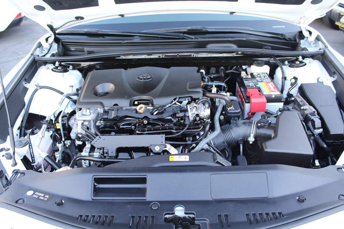 Used 2022 Toyota Camry SE w/ Carpet Mat Package (TMS) FWD image 32