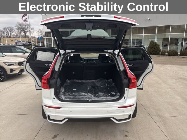 Used 2025 Volvo XC60 T8 Core w/ Climate Package image 28