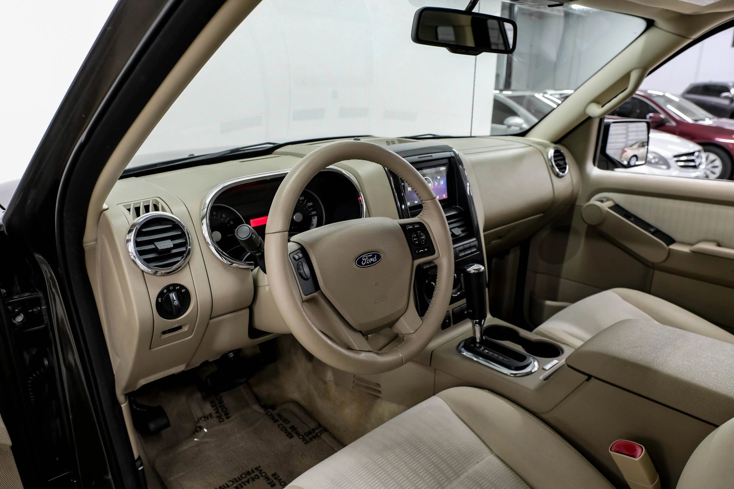 Used 2008 Ford Explorer XLT RWD image 2