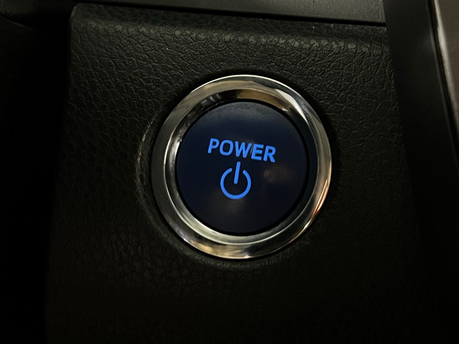 Certified 2020 Toyota Camry LE image 20