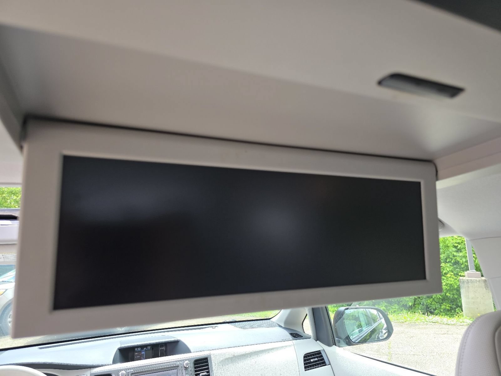 Used 2012 Toyota Sienna XLE w/ Premium Pkg FWD image 23