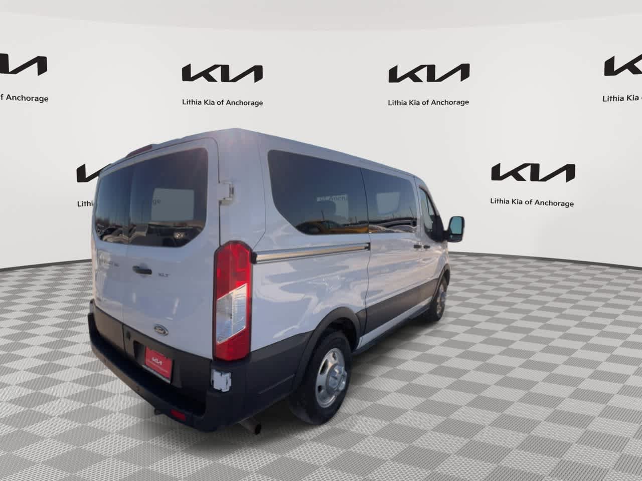 Used 2020 Ford Transit 150 XLT image 8