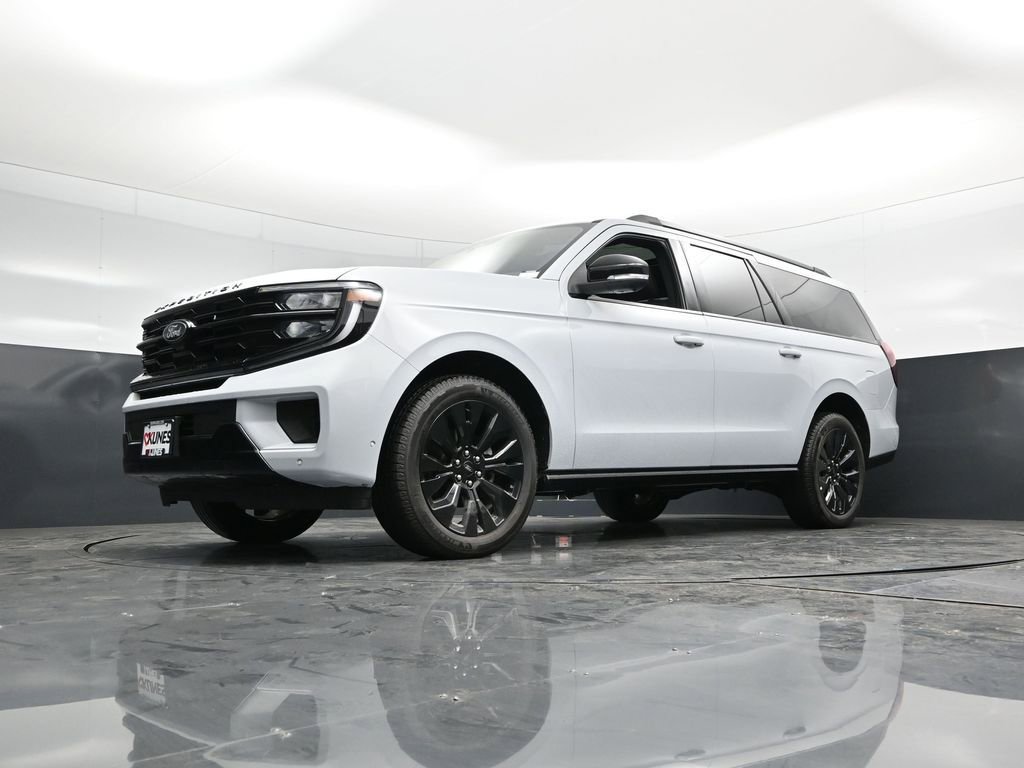 Used 2025 Ford Expedition Max Platinum w/ Stealth Appearance Package image 52