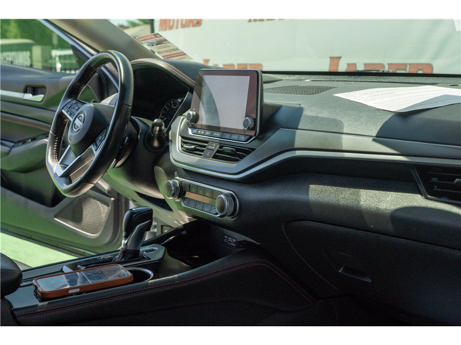 Used 2023 Nissan Altima 2.5 SR AWD/4WD image 29
