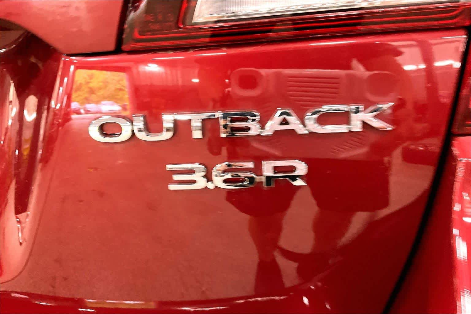 Used 2016 Subaru Outback 3.6R Limited AWD/4WD image 10