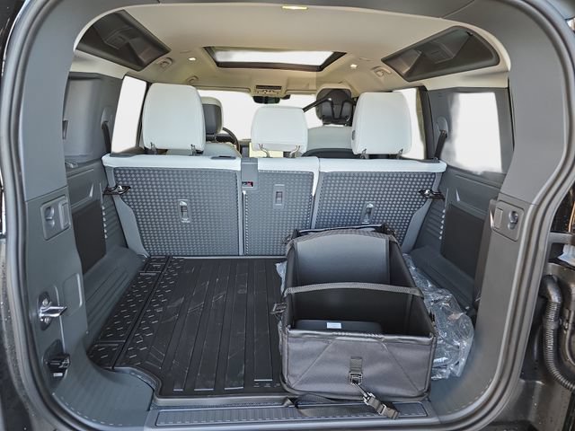 New 2026 Land Rover Defender 110 S AWD/4WD image 10