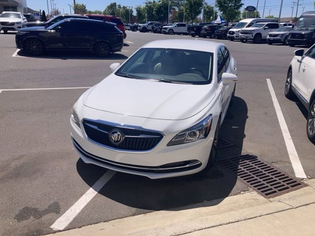 Used 2018 Buick LaCrosse Essence image 1