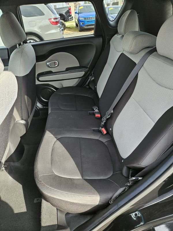 Used 2017 Kia Soul image 17