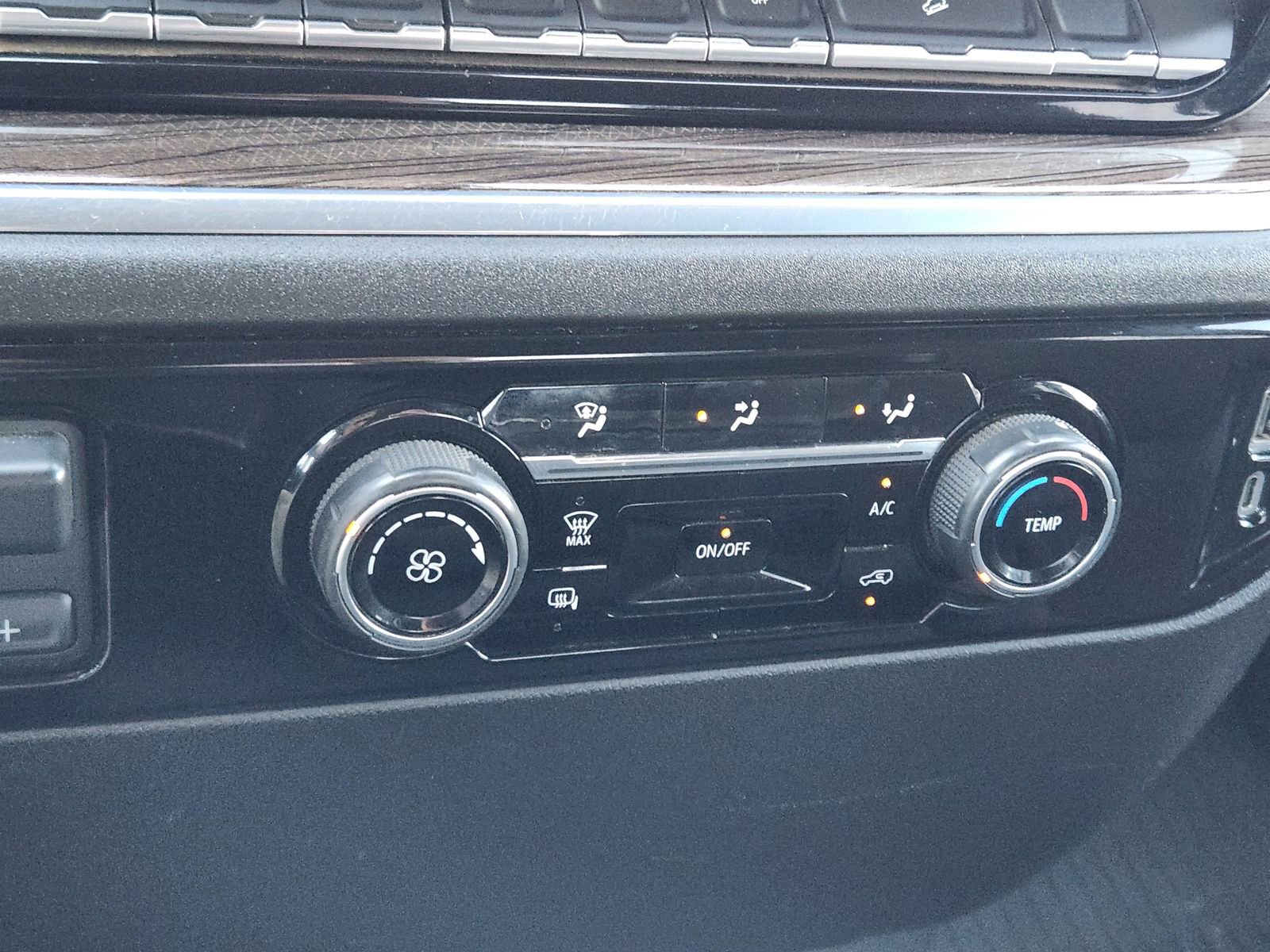 Used 2024 Chevrolet Silverado 2500 LT image 19