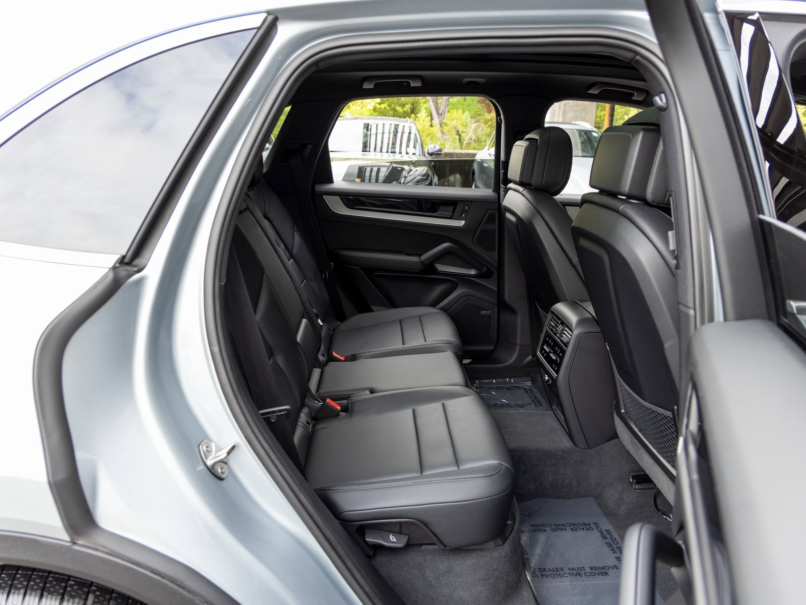 Certified 2025 Porsche Cayenne image 49