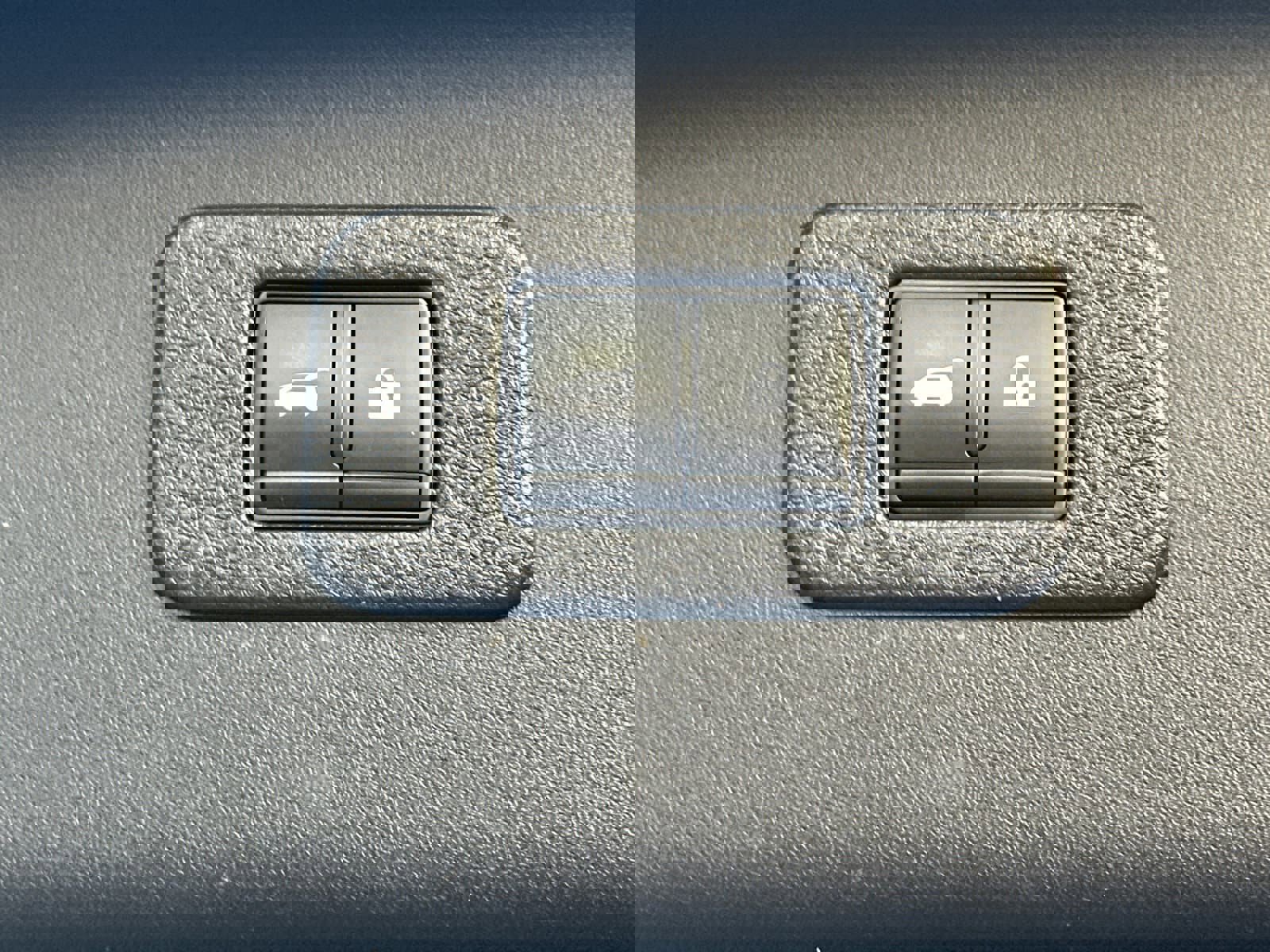 Used 2023 Nissan Armada SL w/ Captain's Chairs Package image 19