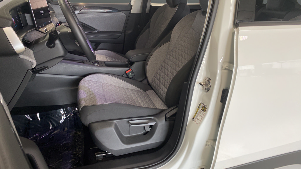 Used 2026 Volkswagen Tiguan S FWD image 9