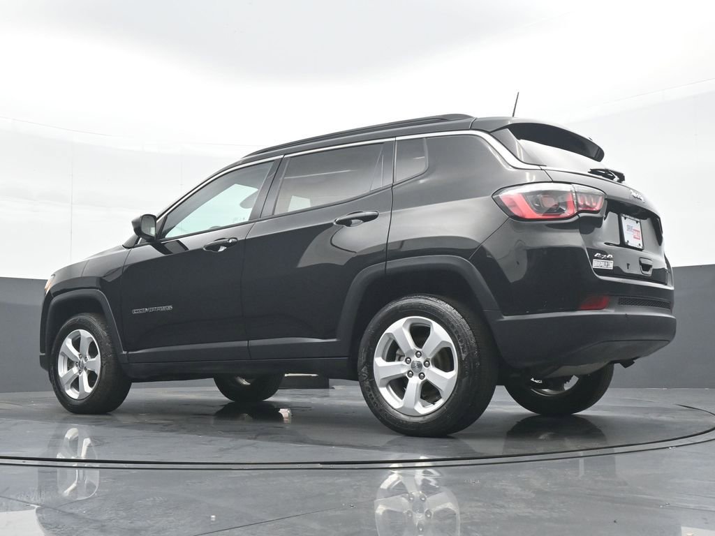 Used 2019 Jeep Compass Latitude AWD/4WD image 28
