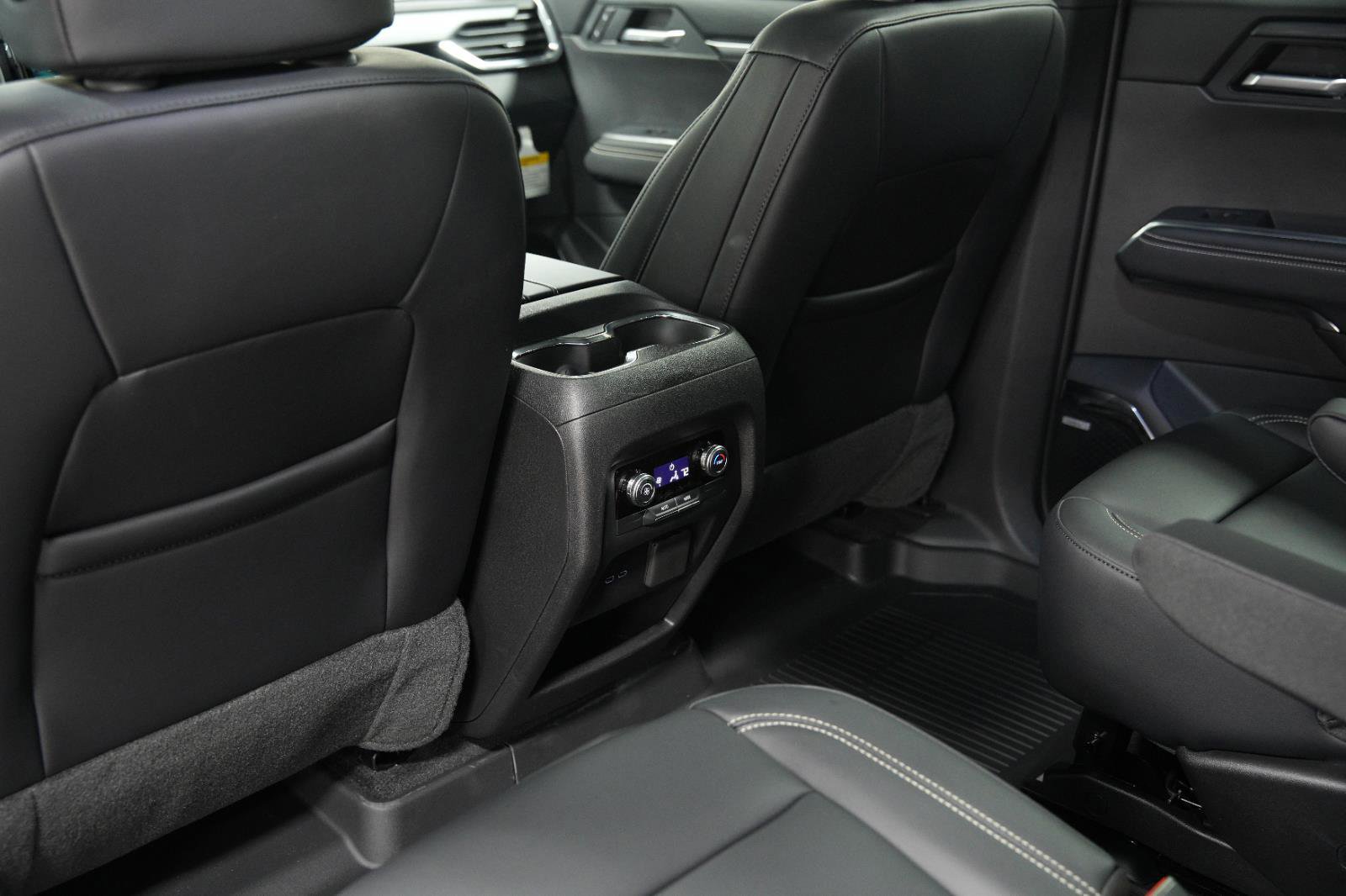 New 2026 GMC Acadia Elevation w/ Black Edition FWD image 22