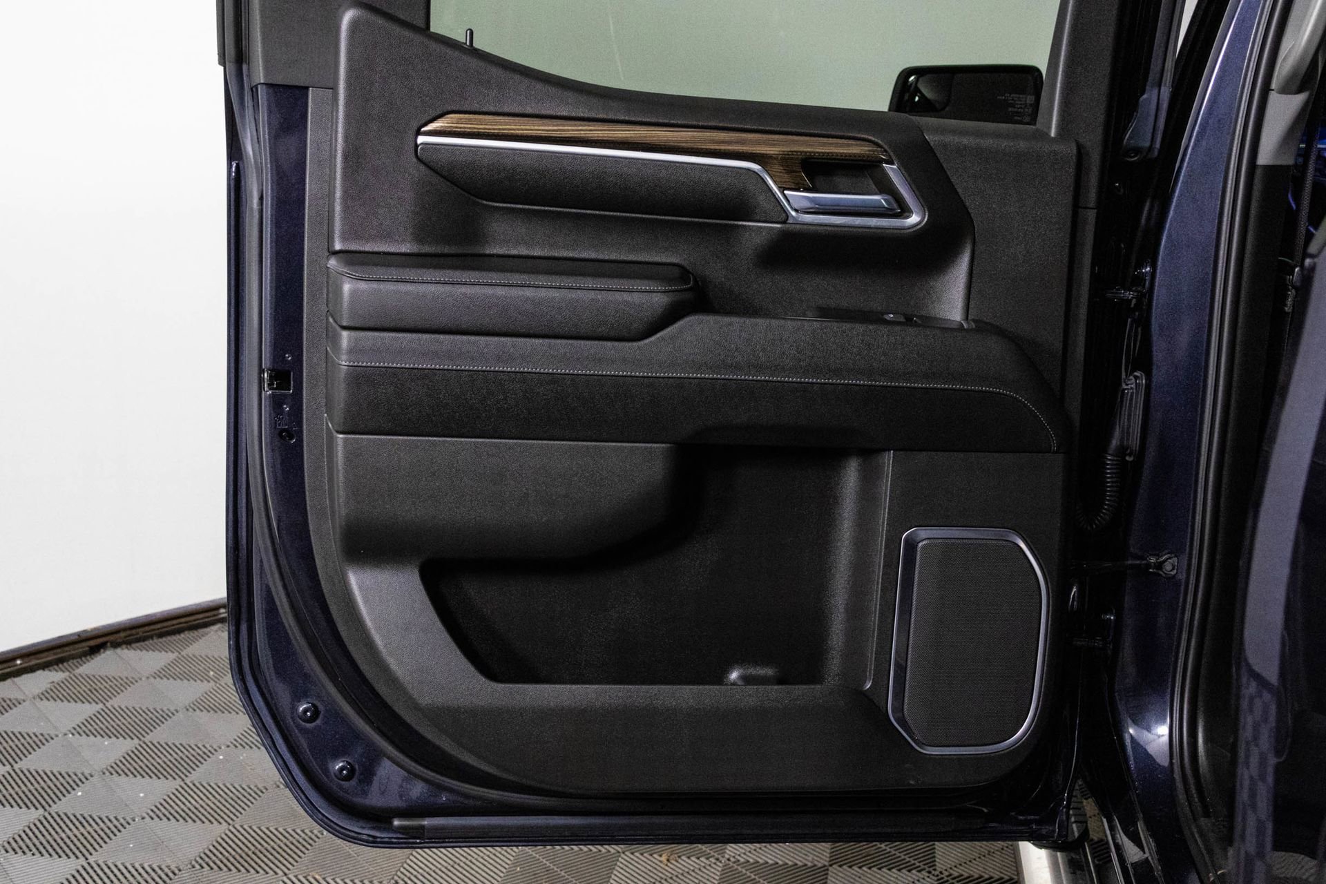 Used 2023 Chevrolet Silverado 1500 RST image 34