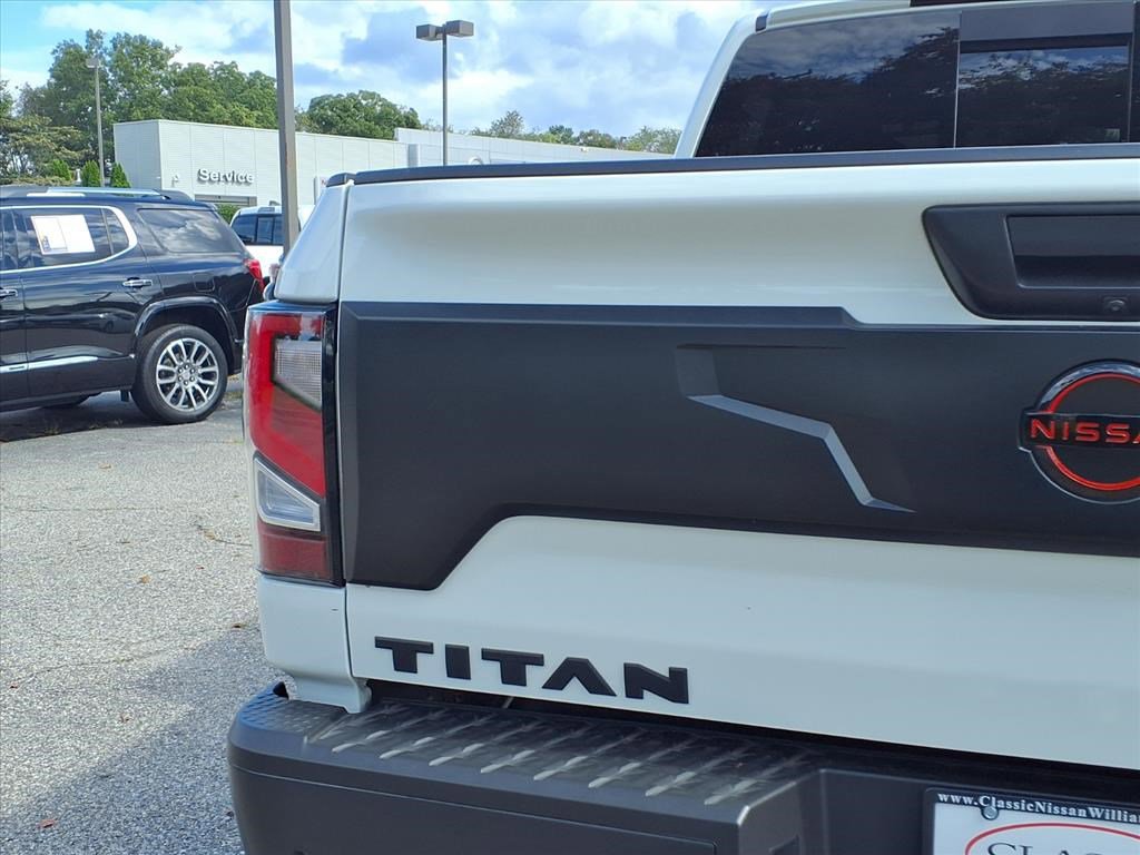 Used 2024 Nissan Titan PRO-4X w/ Pro-4x Utility Package image 9