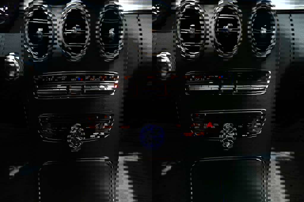 Used 2015 Mercedes-Benz C 300 4MATIC Sedan image 29