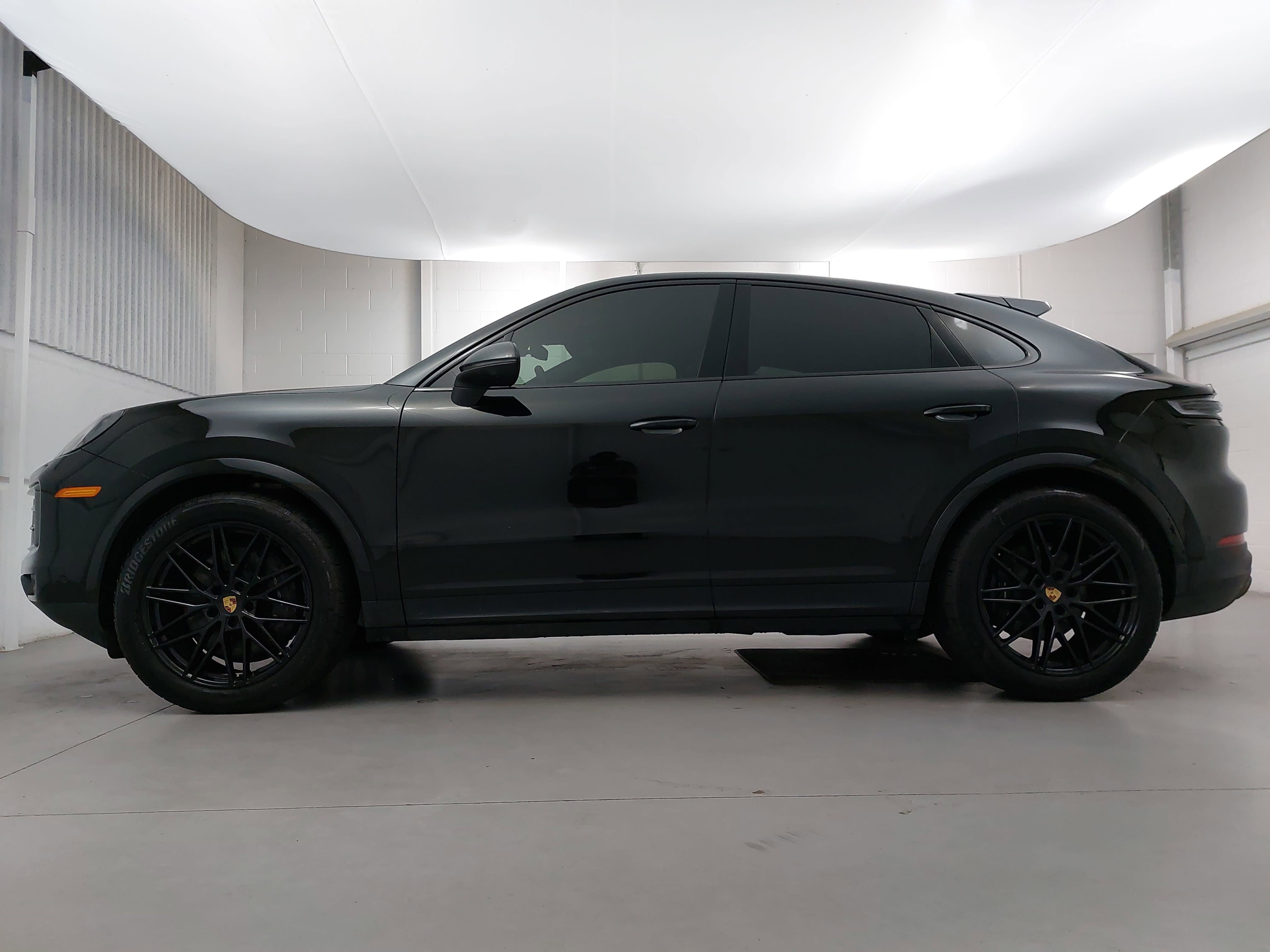 Certified 2024 Porsche Cayenne Coupe AWD/4WD image 2