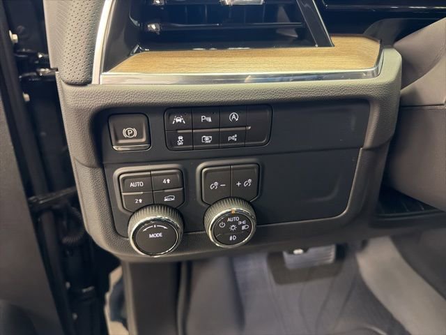Used 2025 Chevrolet Tahoe High Country image 17