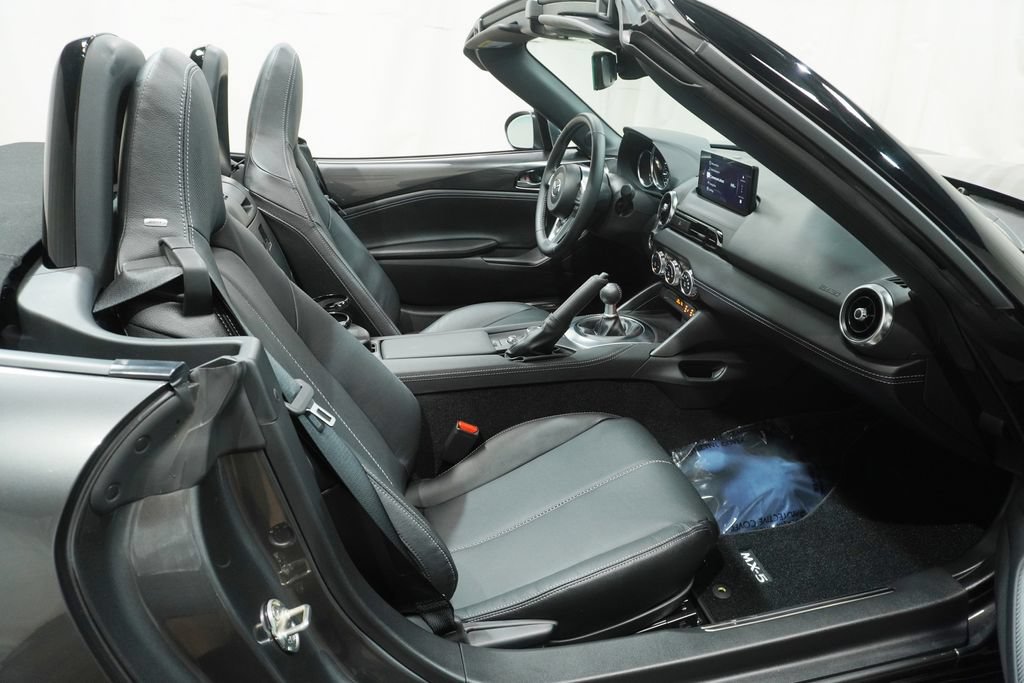 Used 2025 MAZDA MX-5 Miata Grand Touring RWD image 16