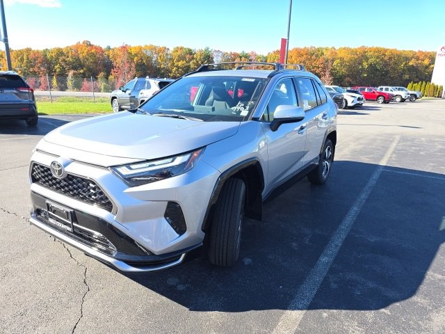 New 2025 Toyota RAV4 SE image 7