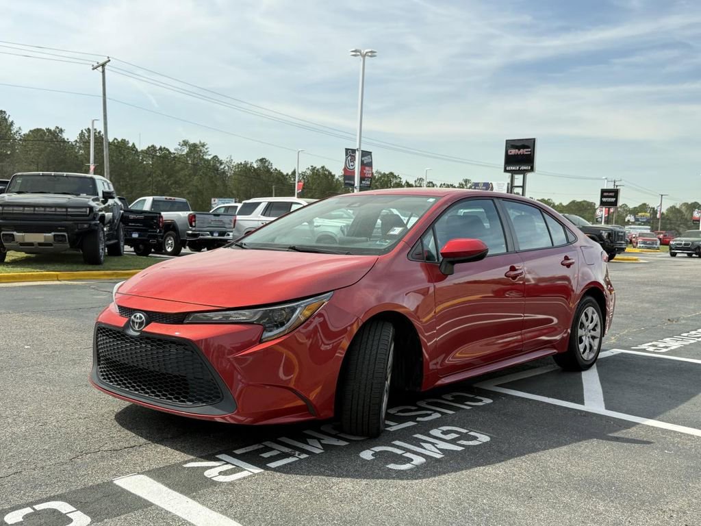 Used 2021 Toyota Corolla LE image 2
