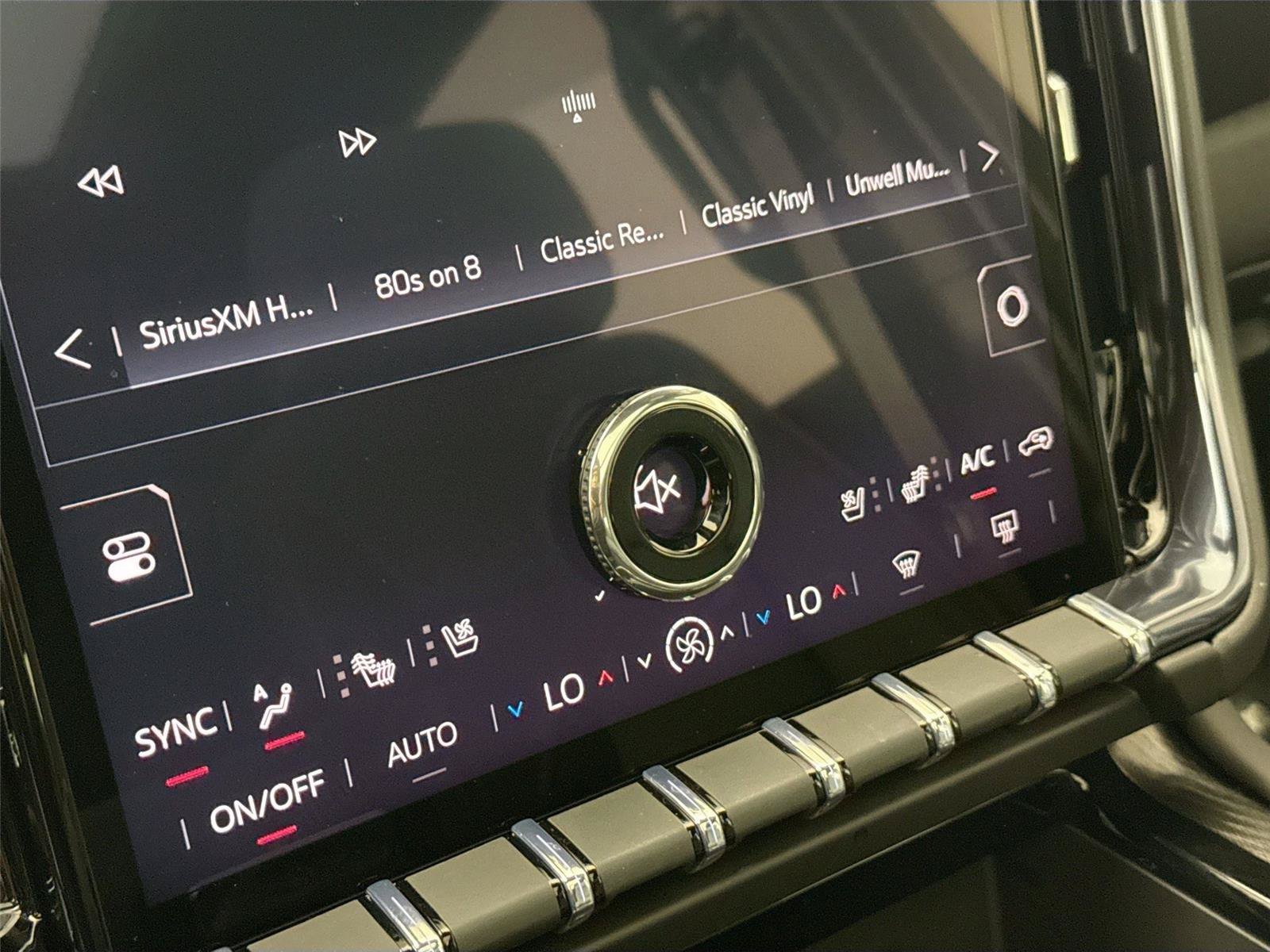 Used 2026 GMC Yukon AT4 AWD/4WD image 41