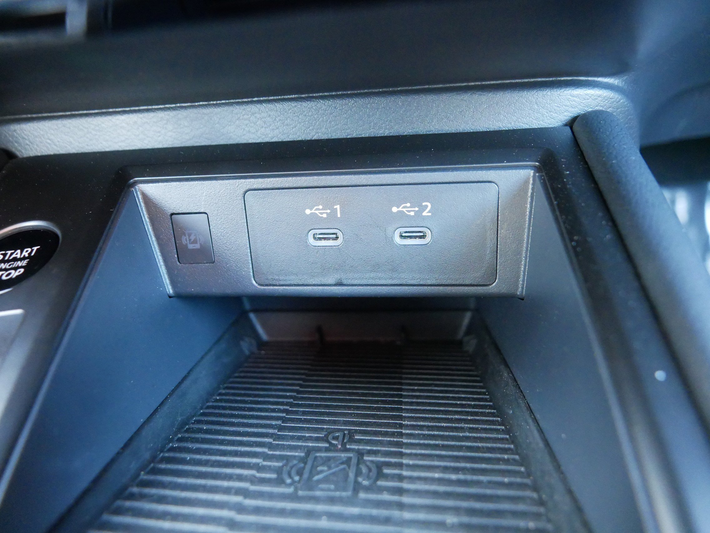 Used 2025 Nissan Kicks SR image 33