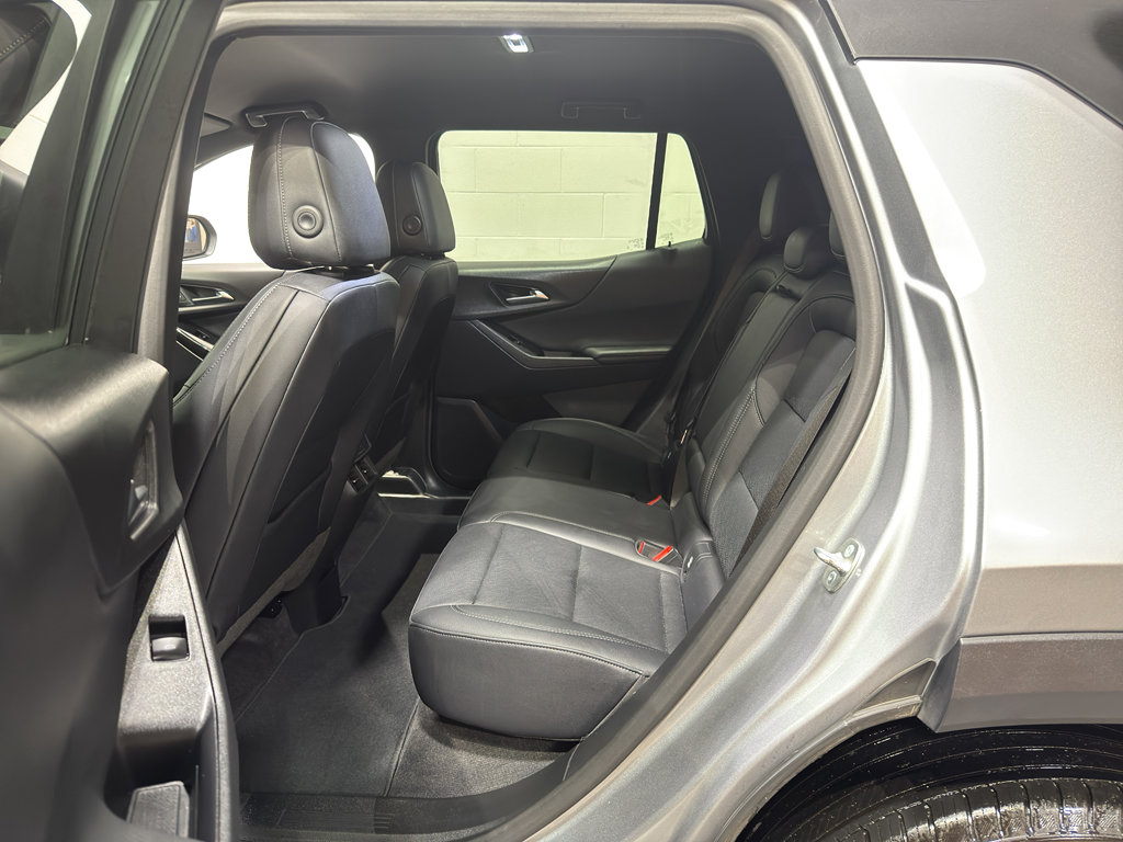 Used 2025 Chevrolet Equinox LT w/ Convenience Package II image 12