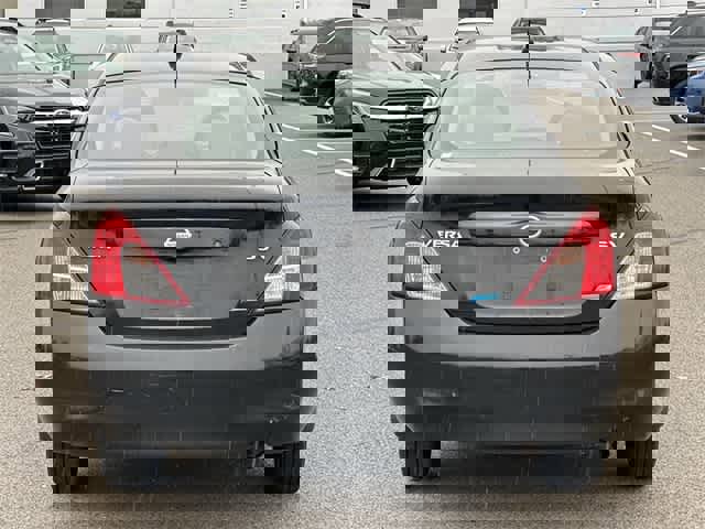 Used 2012 Nissan Versa SV image 4