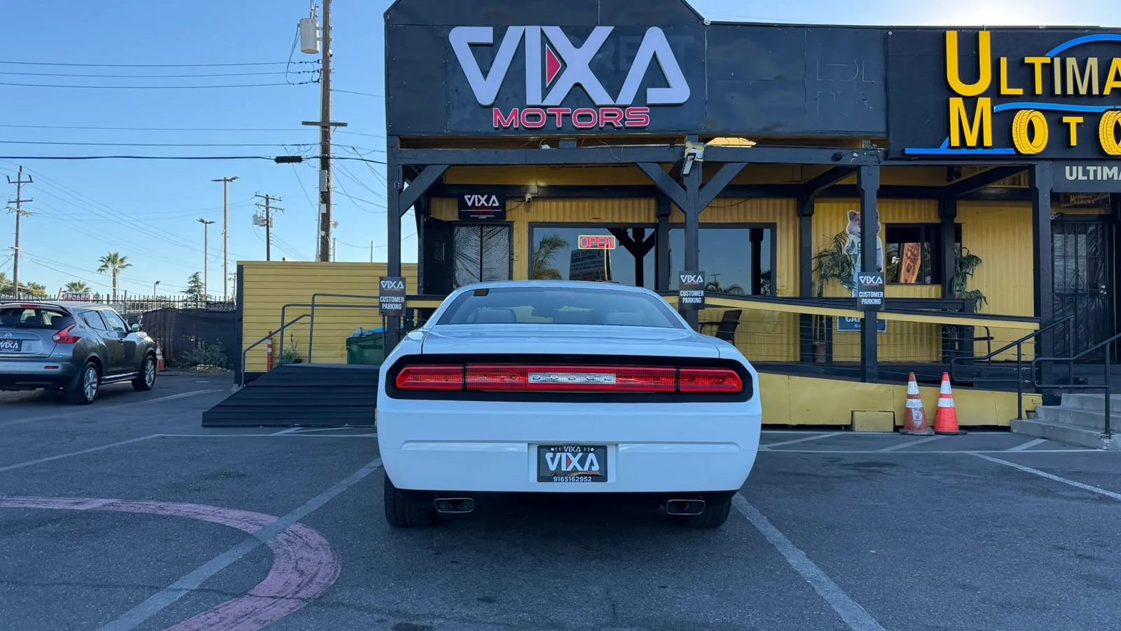 Used 2012 Dodge Challenger SXT RWD image 6
