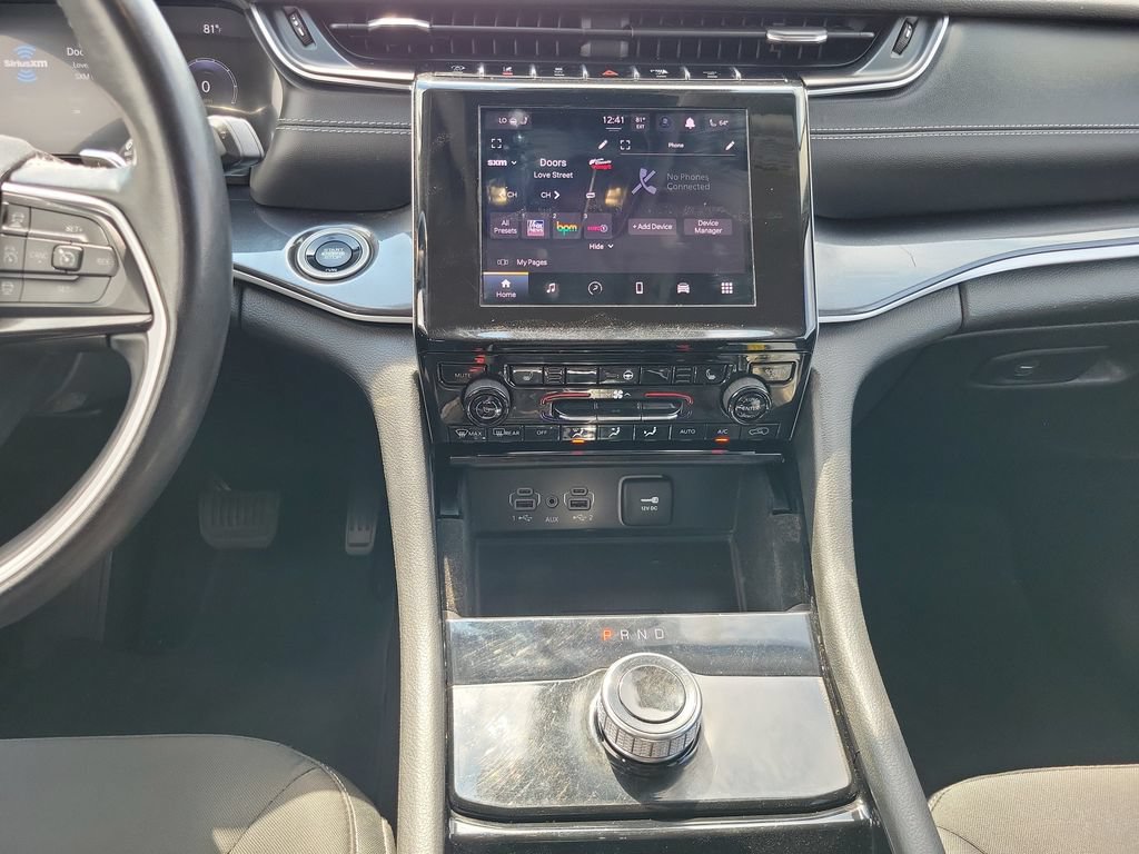 Used 2022 Jeep Grand Cherokee Laredo w/ Luxury Tech Group I AWD/4WD image 33