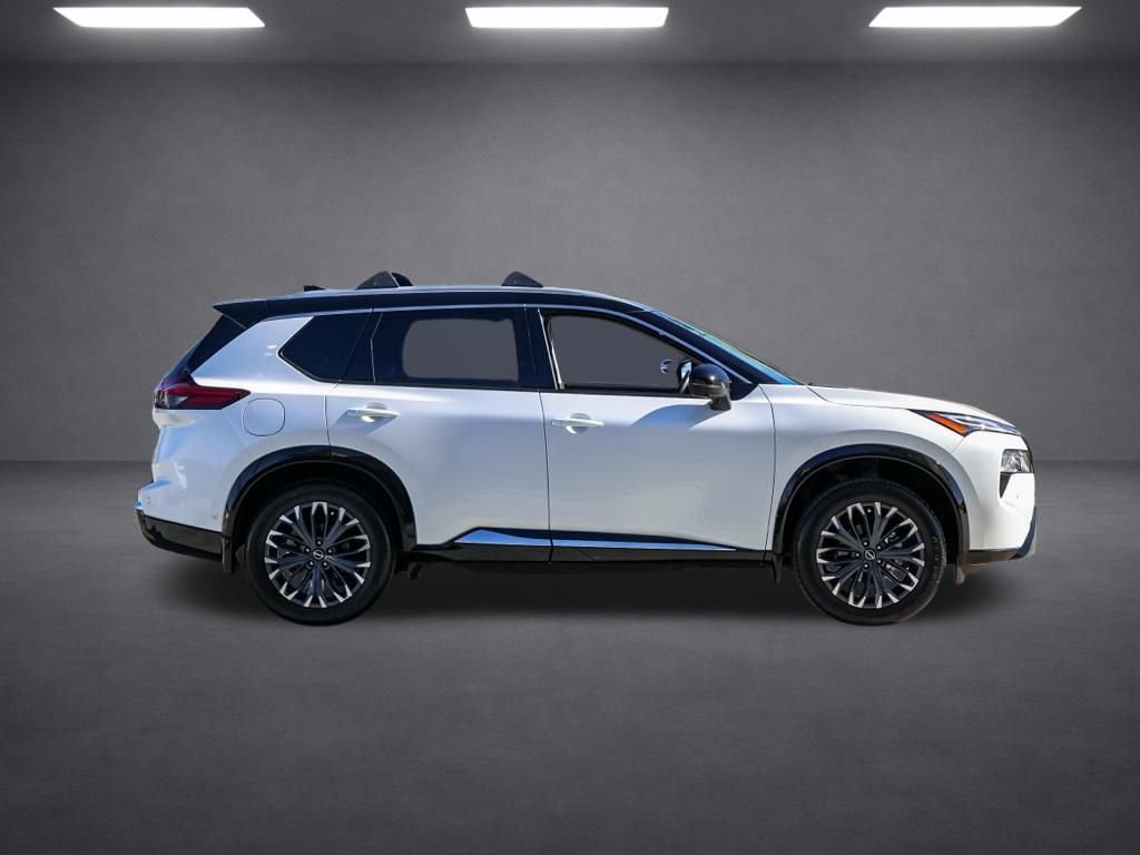 Used 2026 Nissan Rogue Platinum w/ Platinum Premium Package image 3