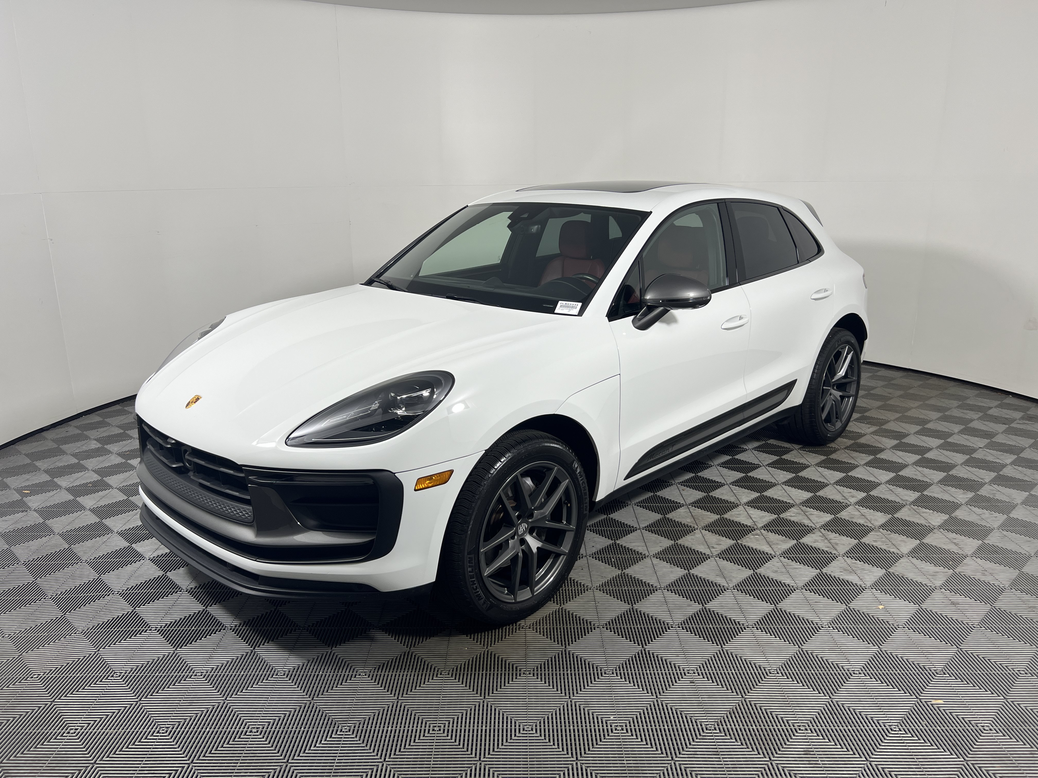 Certified 2024 Porsche Macan Turbo AWD/4WD image 11