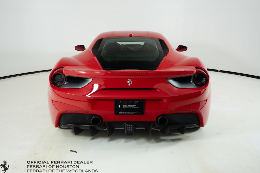 Certified 2017 Ferrari 488 GTB RWD image 10