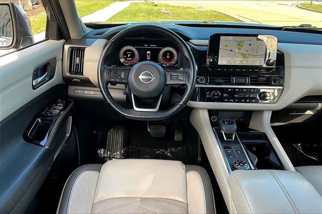 Used 2022 Nissan Pathfinder Platinum w/ Cargo Package image 19