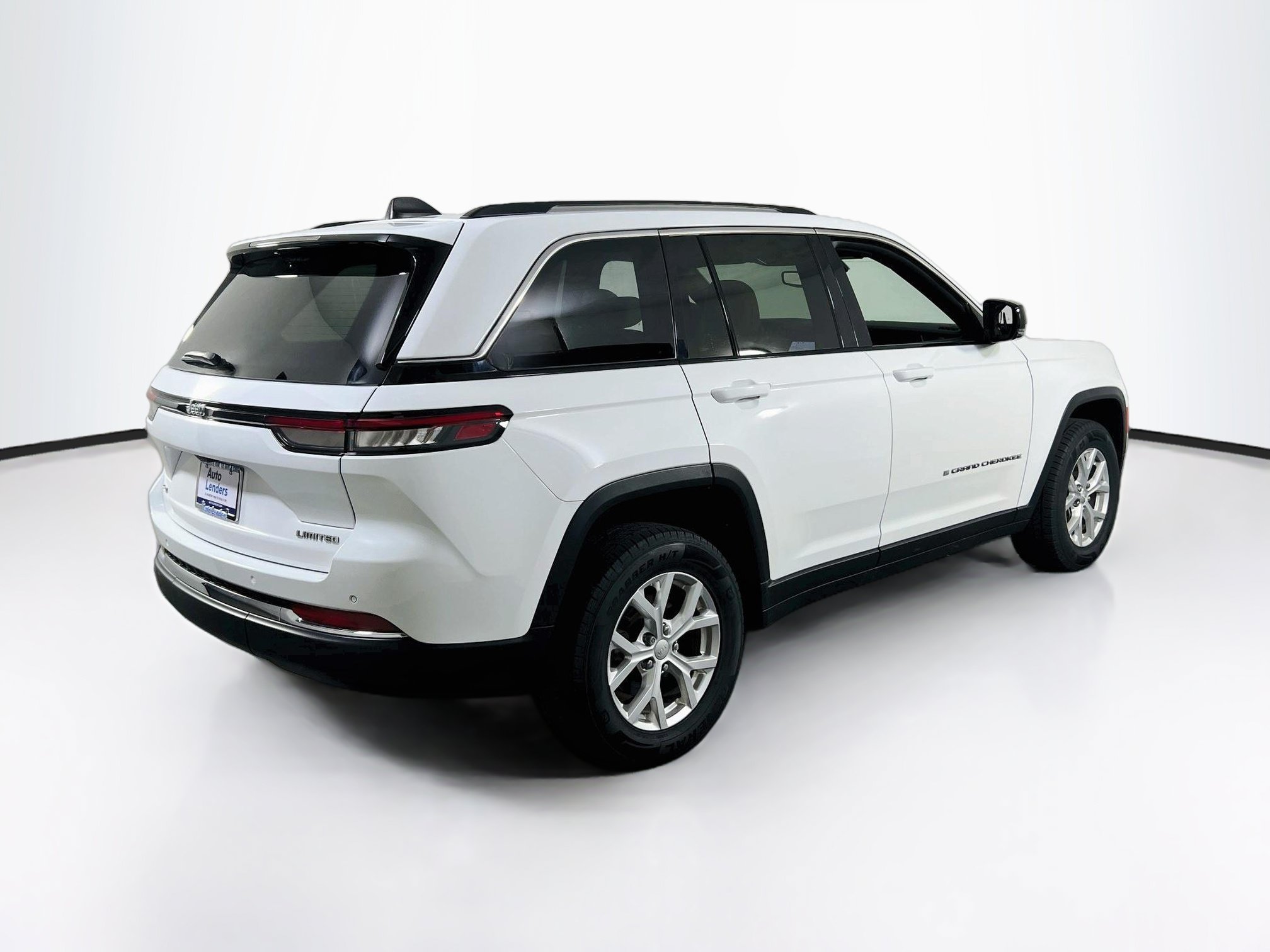 Used 2023 Jeep Grand Cherokee Limited AWD/4WD image 5