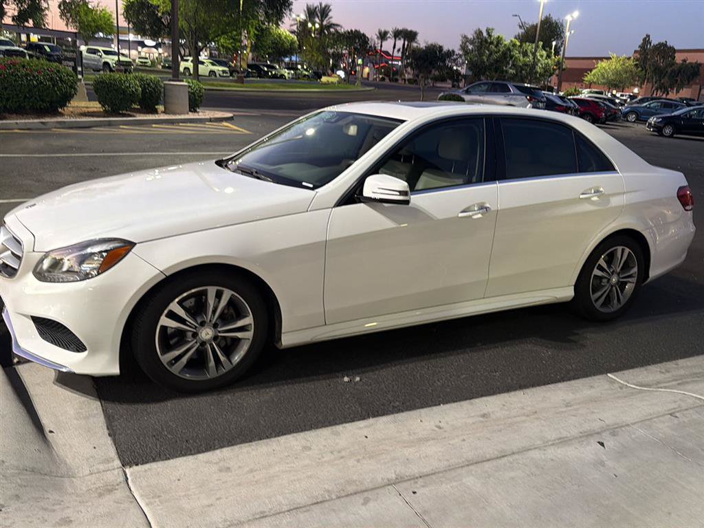 Used 2015 Mercedes-Benz E 250 BlueTEC Sedan image 2
