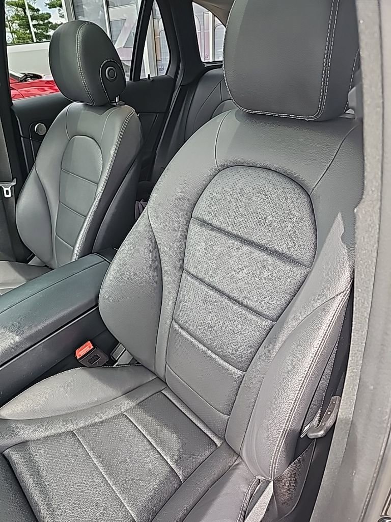 Used 2021 Mercedes-Benz GLC 300 4MATIC image 7