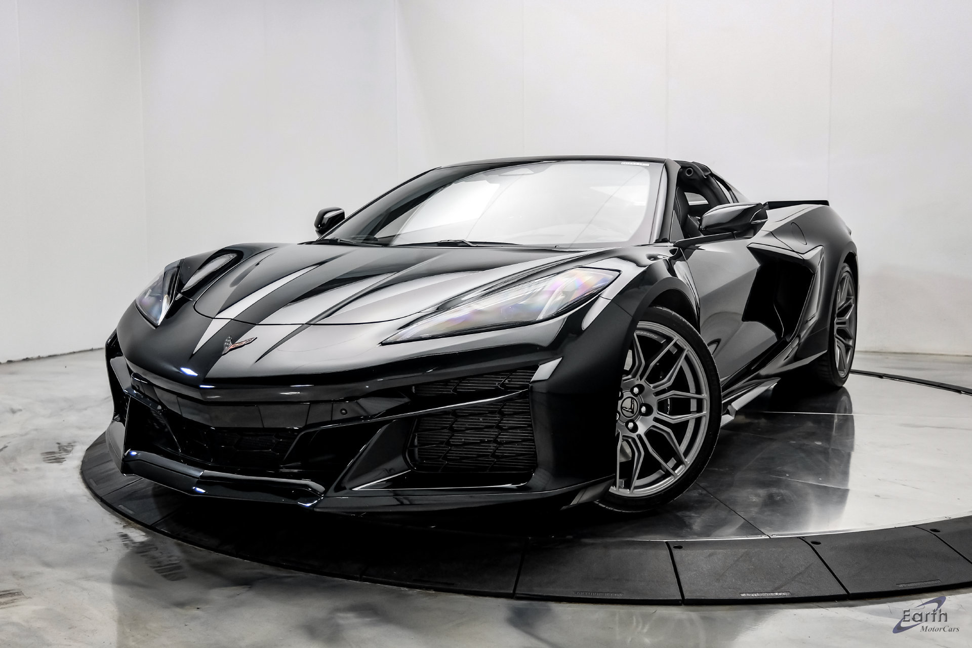 Used 2024 Chevrolet Corvette Z06 RWD image 7