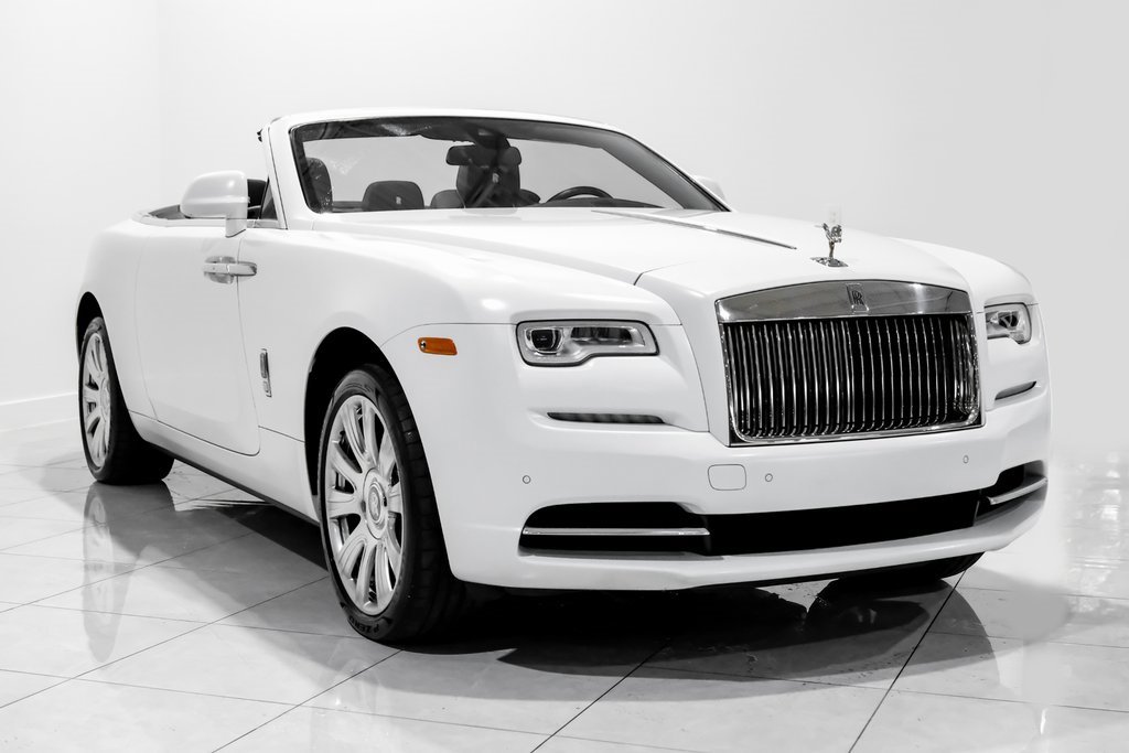Used 2018 Rolls-Royce Dawn image 3