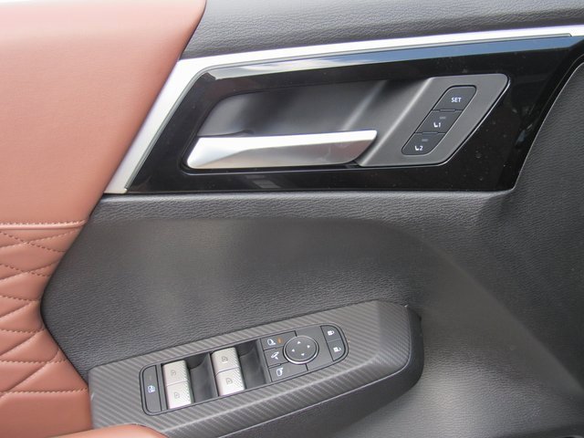 New 2025 Mitsubishi Outlander SEL image 12