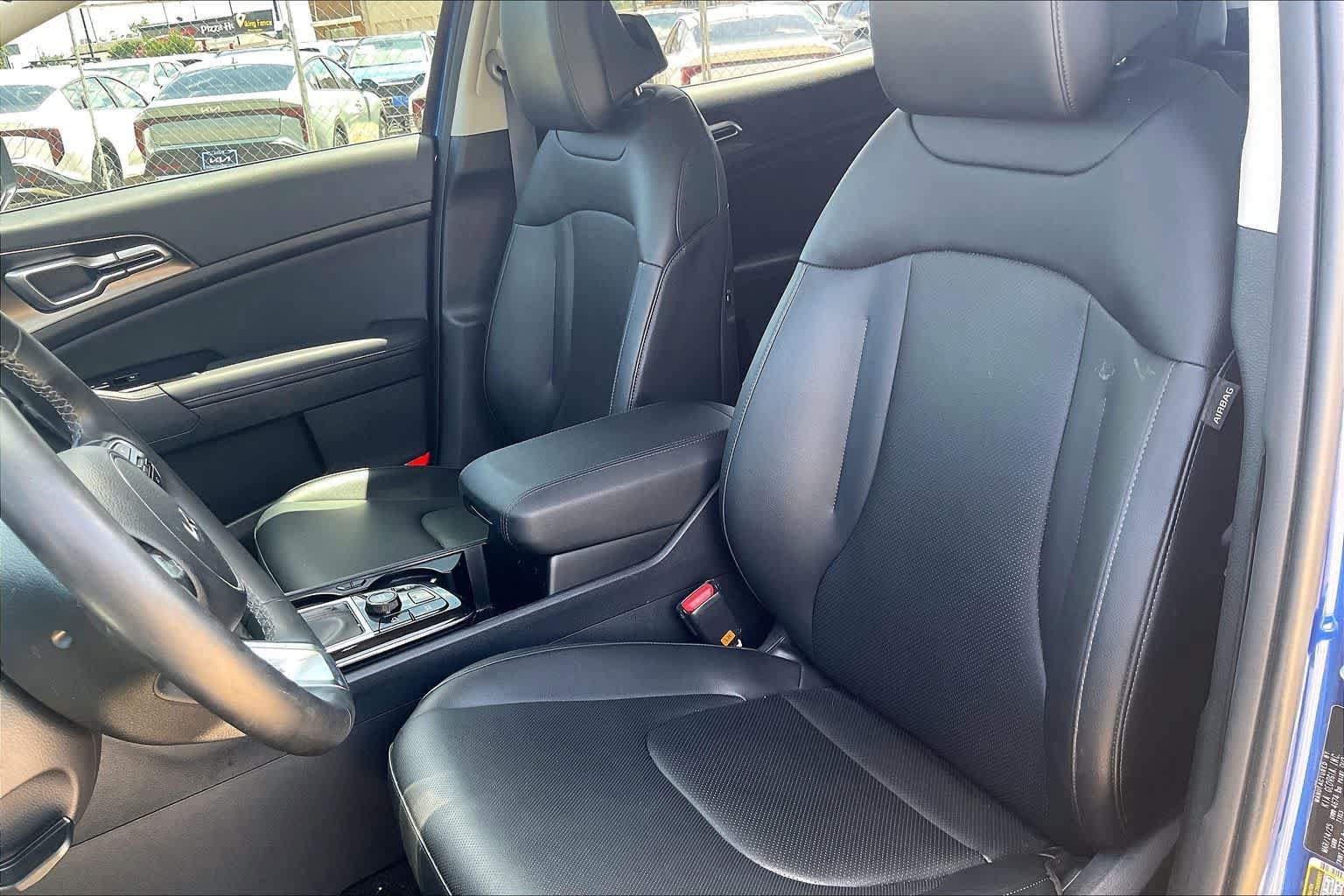 Certified 2025 Kia Sportage EX w/ Premium Package FWD image 9