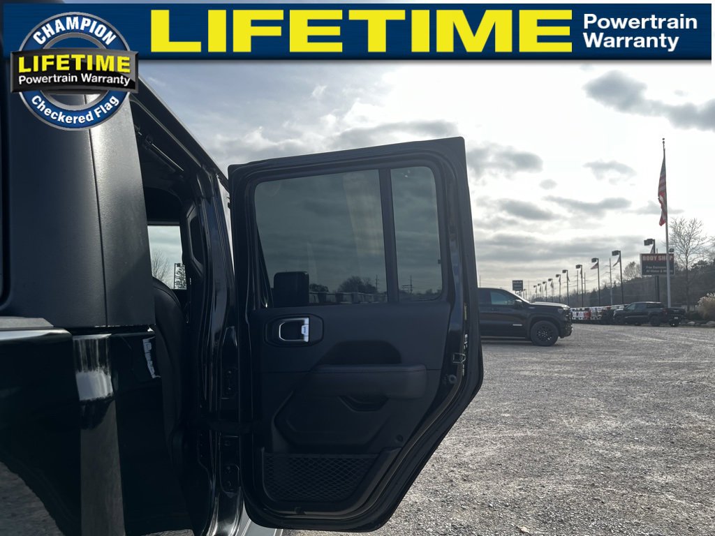 Used 2020 Jeep Gladiator Rubicon image 31