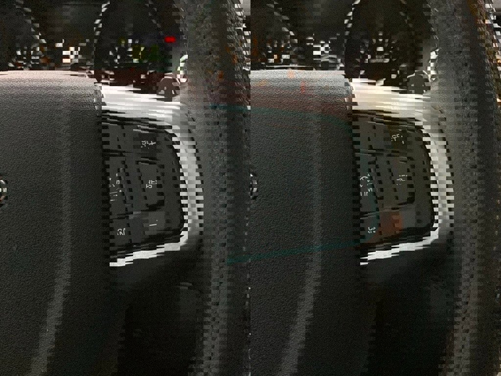 Used 2019 Land Rover Discovery Sport HSE image 18