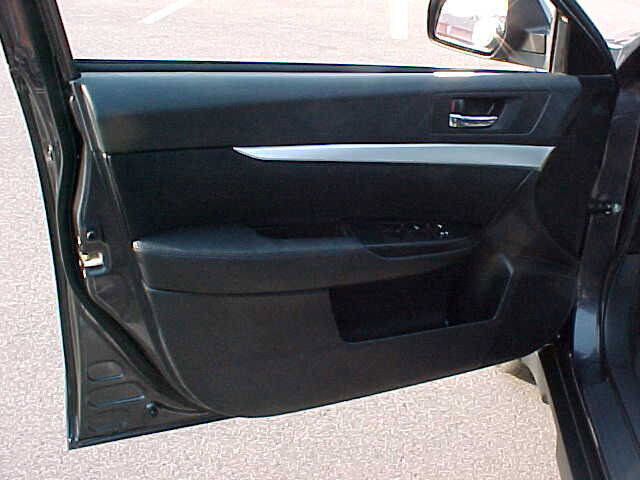 Used 2011 Subaru Outback 2.5i Premium w/ All-Weather Pkg image 20