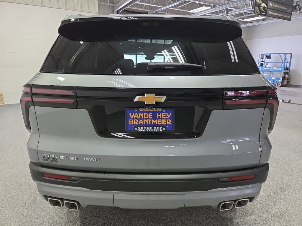 New 2026 Chevrolet Traverse LT w/ Sun and Wheel Package image 6