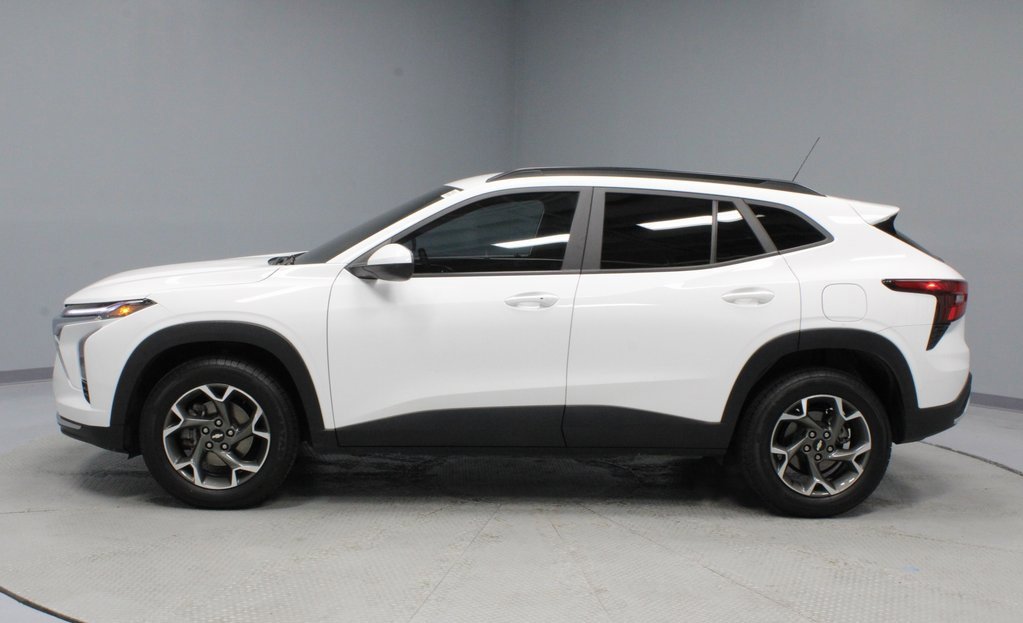 Used 2024 Chevrolet Trax LT w/ Driver Confidence Package image 7