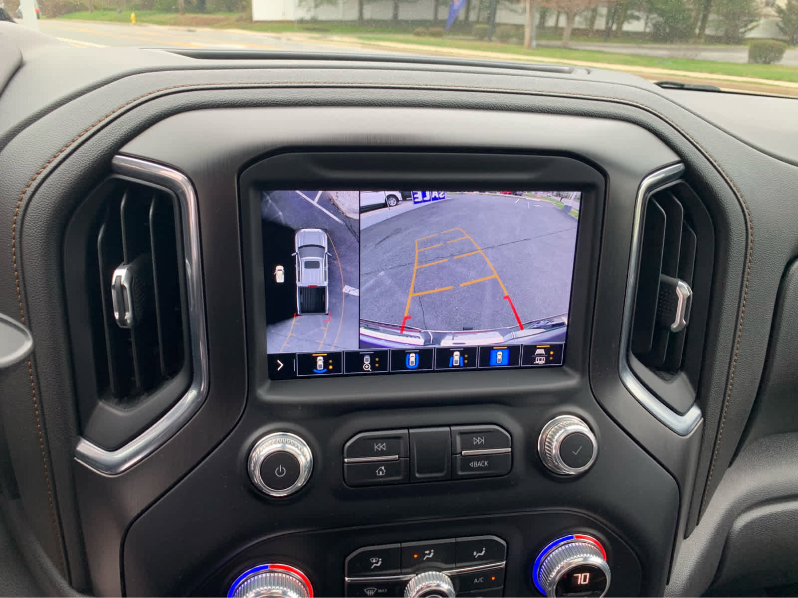Used 2021 GMC Sierra 1500 AT4 w/ AT4 Premium Package AWD/4WD image 17
